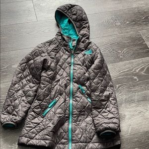Girls North Face coat xs (6)